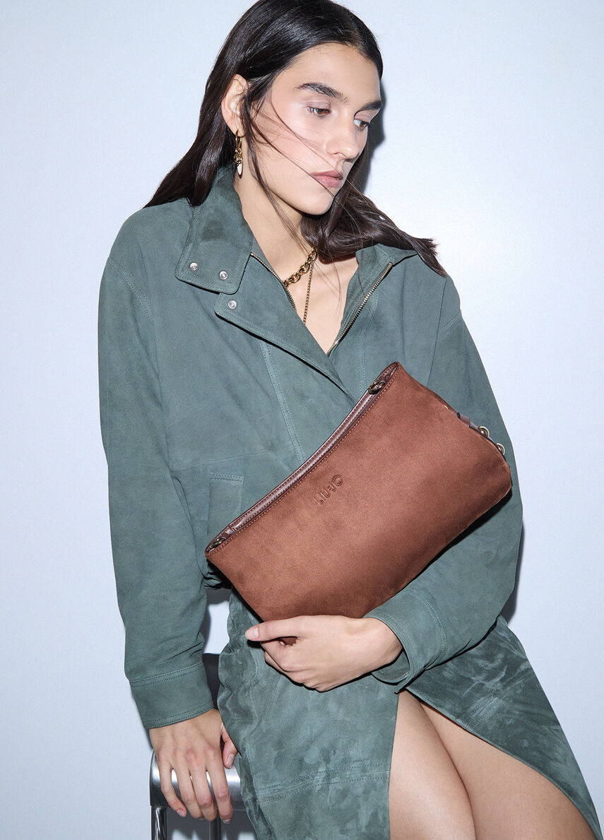 Bolsa de ombro com tachas