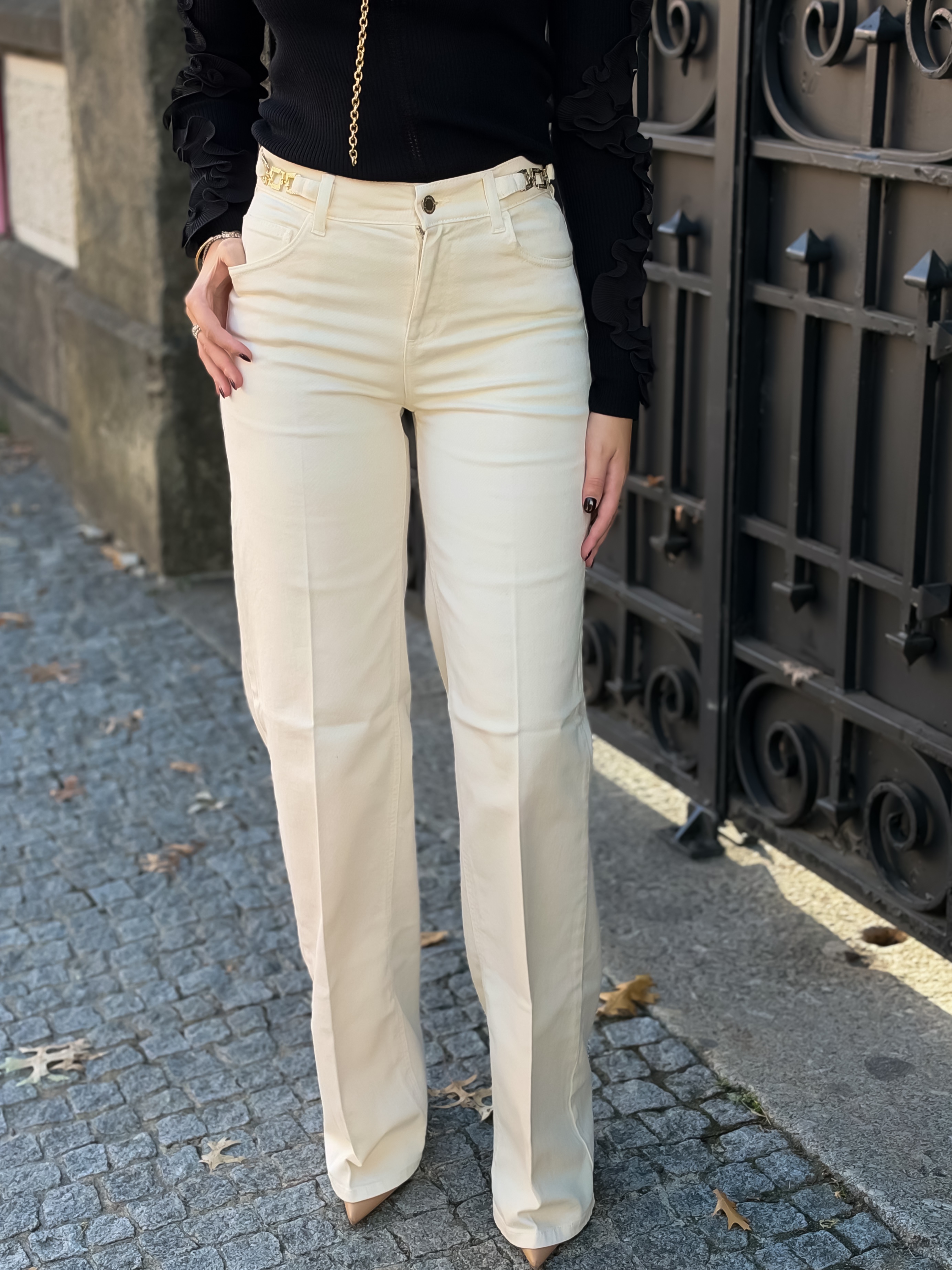Calça sarja flare