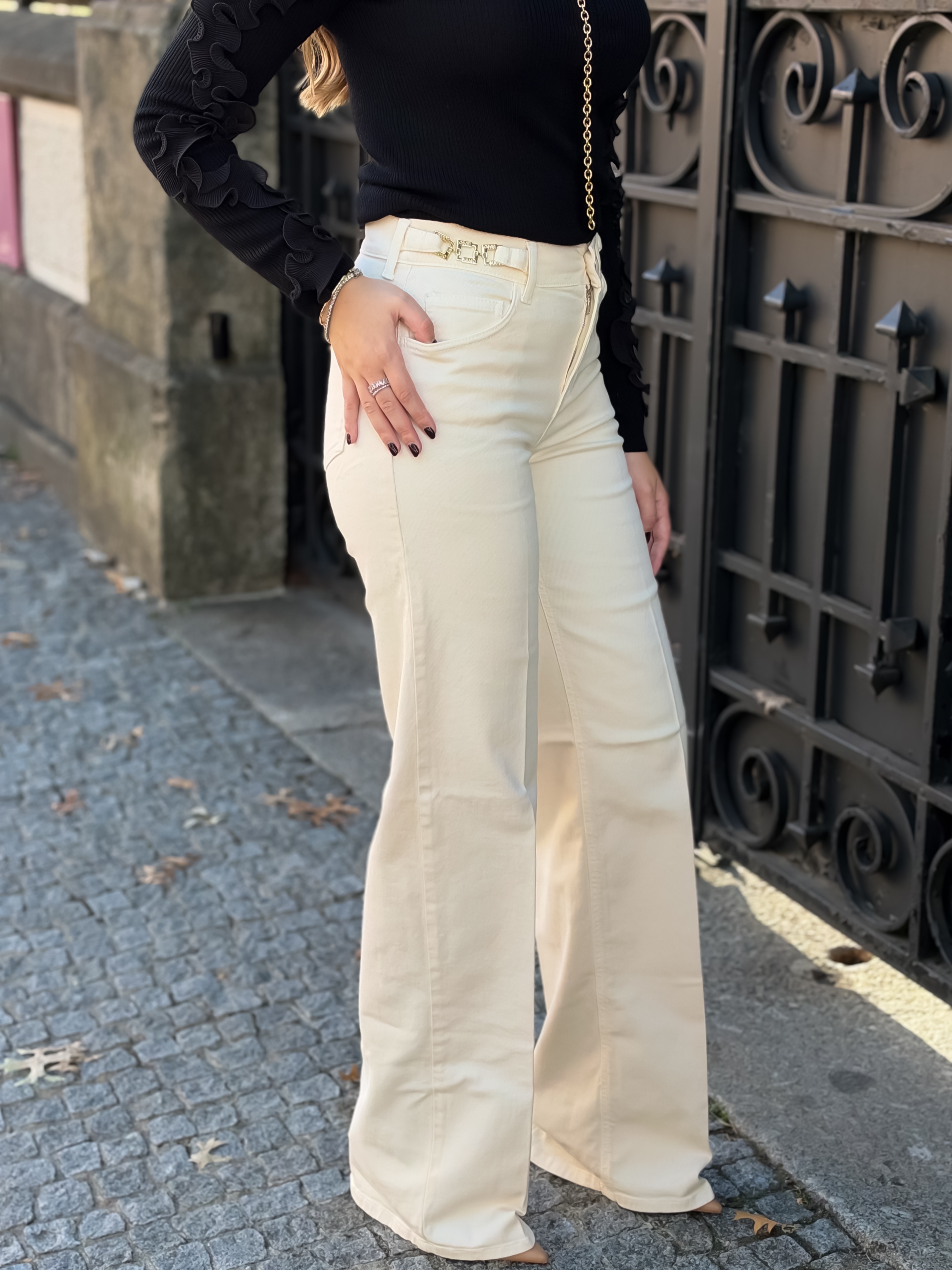 Calça sarja flare