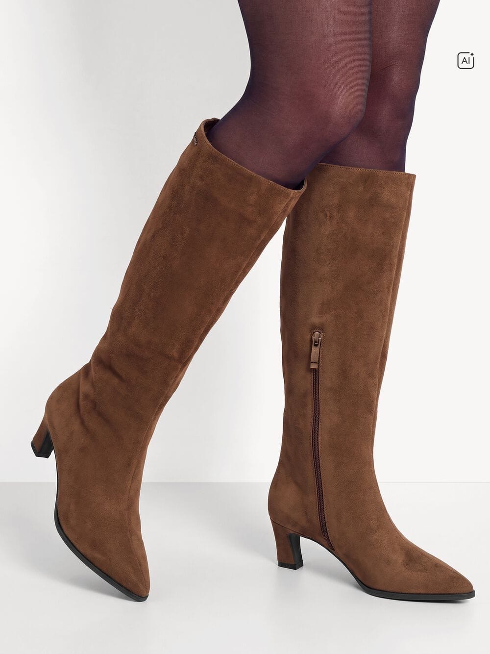 Botas camurça cano alto